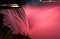 Niagara Falls illuminated at night (37)